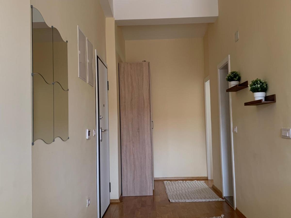 Bright Top Floor Apartment With Free Parking Skopje Bagian luar foto